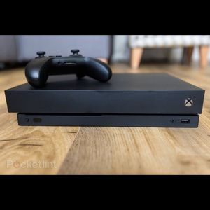 Black XBOX One X 1TB Bundle